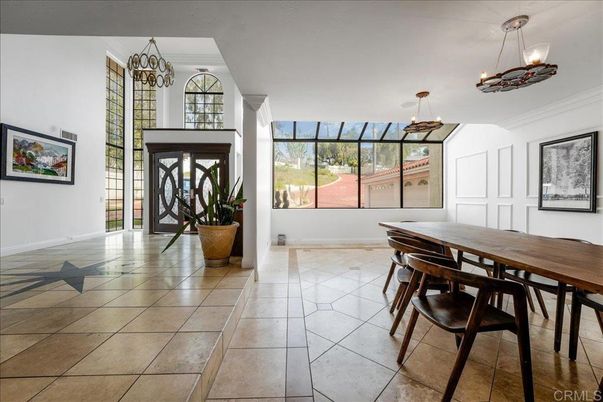 Chandelier, Dining room, Interior, Pendant Lights