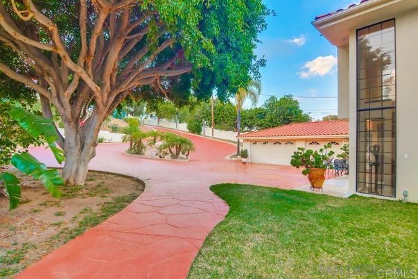 Backyard, Detached Garage, Exterior