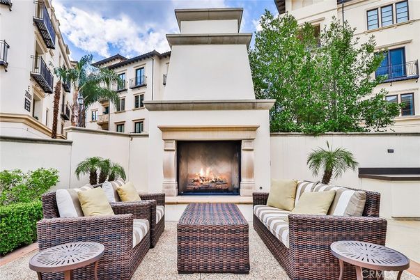 Exterior, Fireplace