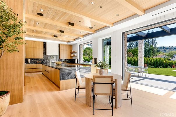 Dining room, Interior, Kitchen, Recessed Lighting, Stainless Steel Appliances, Wooden Beams, Wooden Ceilings, Wood Texture Flooring