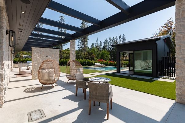 Exterior, Fireplace, Pool