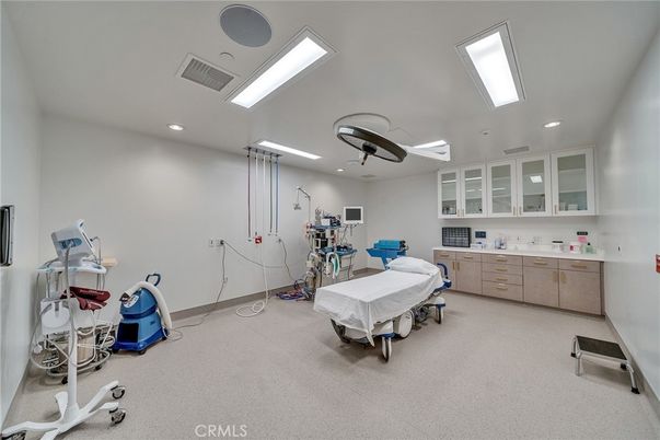 Fitness Equipment, Interior, Recessed Lighting