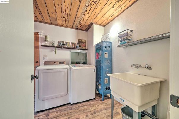 Interior, Washer, Wooden Ceilings, Wood Texture Flooring
