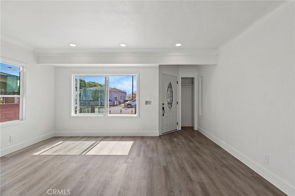 Empty room, Interior, Recessed Lighting, Wood Texture Flooring