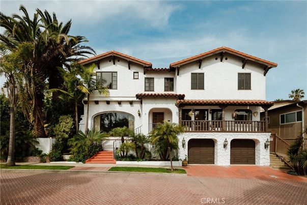 Attached, Exterior, Facade, Spanish Mediterranean