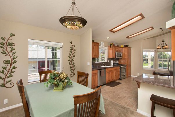 Dining room, Interior, Kitchen, Pendant Lights, Recessed Lighting, Stainless Steel Appliances