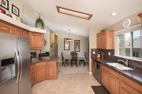 Dining room, Interior, Kitchen, Pendant Lights, Recessed Lighting, Stainless Steel Appliances