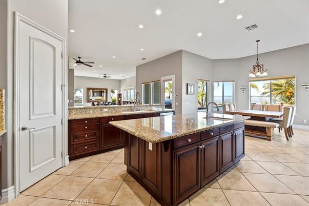 Dining room, Interior, Kitchen, Pendant Lights, Recessed Lighting, Stainless Steel Appliances