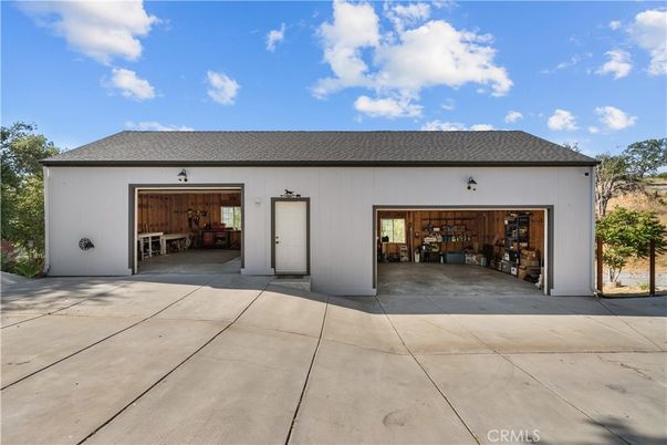 Detached Garage, Exterior