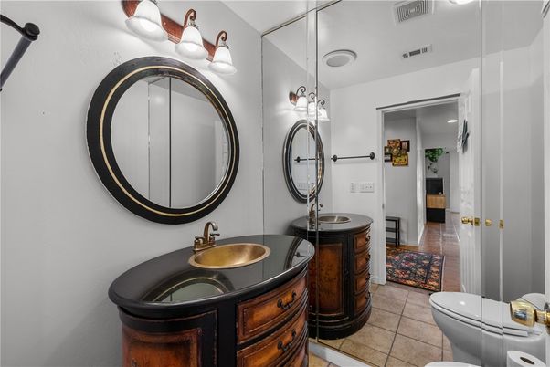 Bathroom, Dual Sink Vanities, Interior