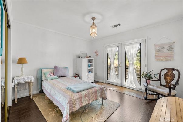 Bedroom, Interior, Pendant Lights, Wood Texture Flooring