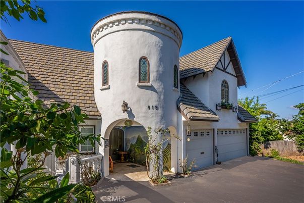 Attached, Exterior, Facade, Spanish Mediterranean