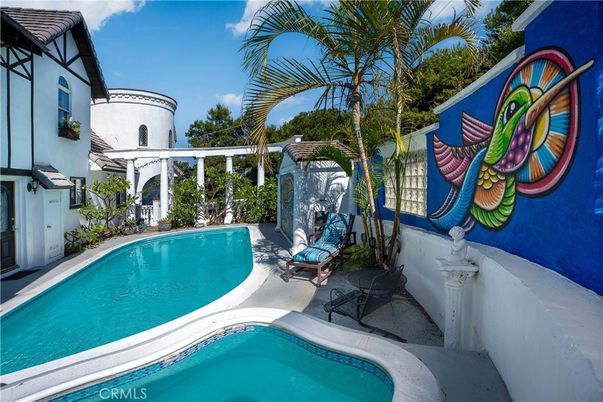 Exterior, Pool