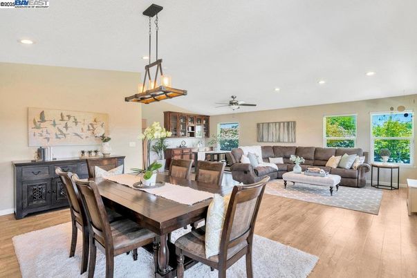 Dining room, Interior, Living room, Pendant Lights, Recessed Lighting, Wood Texture Flooring
