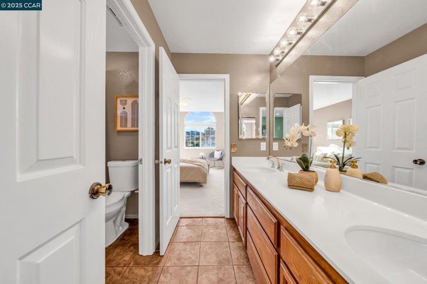 Bathroom, Bedroom, Dual Sink Vanities, Interior