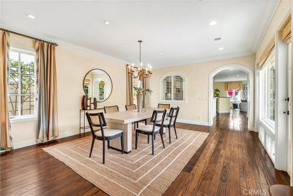 Chandelier, Dining room, Interior, Recessed Lighting, Wood Texture Flooring