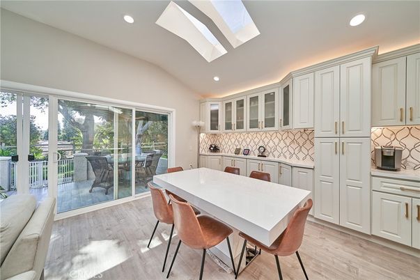 Dining room, Interior, Kitchen, Recessed Lighting, Wood Texture Flooring