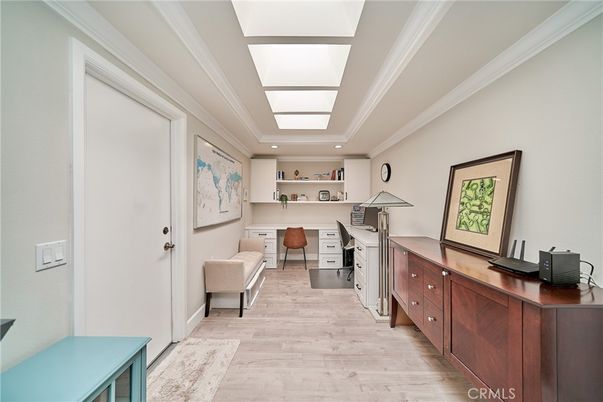 Home Office, Interior, Recessed Lighting, Wood Texture Flooring