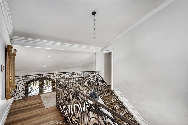 Interior, Pendant Lights, Recessed Lighting, Wood Texture Flooring