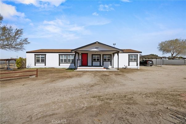 Backyard, Exterior, Facade, Ranch