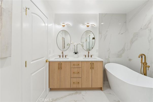 Bathroom, Dual Sink Vanities, Free Standing Baths, Interior, Marble, Marble Walls