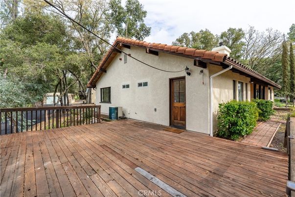 Exterior, Wood Texture Flooring