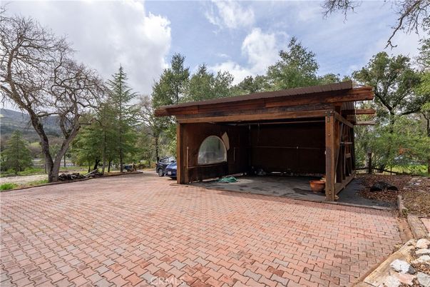 Detached Garage, Exterior