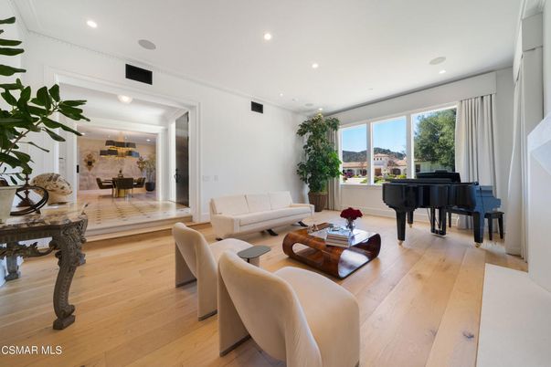 Dining room, Interior, Living room, Piano, Recessed Lighting, Wood Texture Flooring