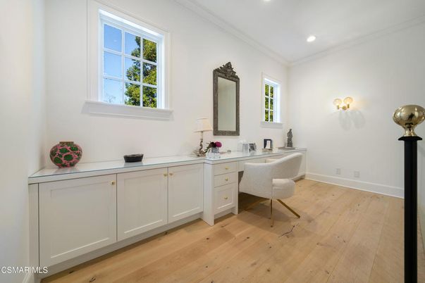 Home Office, Interior, Recessed Lighting, Wood Texture Flooring