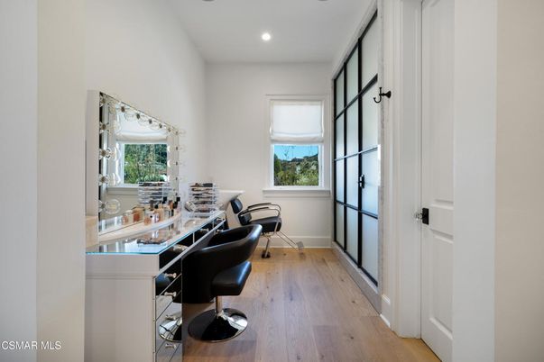 Home Office, Interior, Recessed Lighting, Wood Texture Flooring