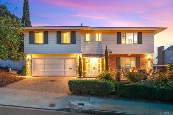 Attached, Exterior, Facade, Brick Facade, Raised Ranch