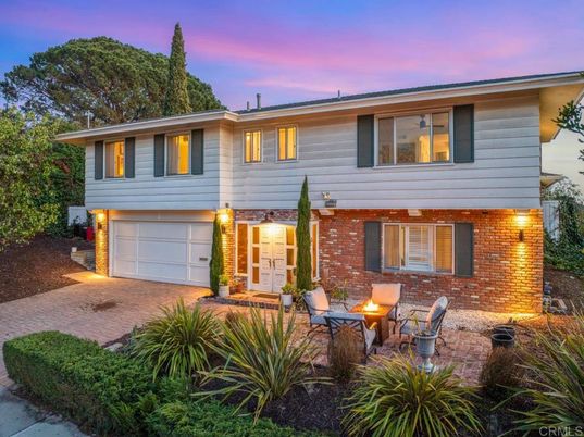 Attached, Exterior, Facade, Brick Facade, Raised Ranch