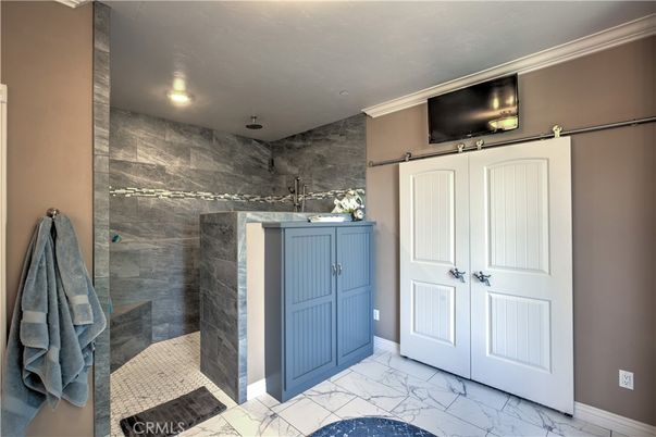 Bathroom, Interior, Marble, Recessed Lighting