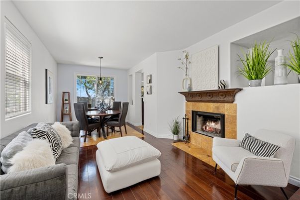 Chandelier, Dining room, Fireplace, Interior, Pendant Lights, Wood Texture Flooring