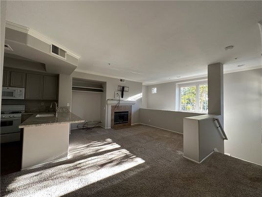 Fireplace, Interior, Kitchen, Recessed Lighting