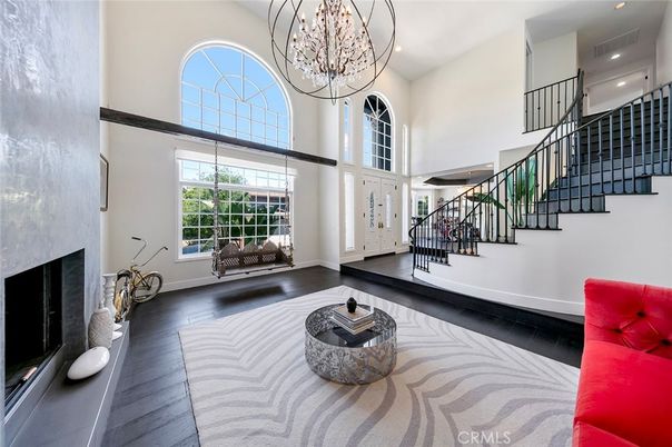 Chandelier, Fireplace, Interior, Recessed Lighting, Wood Texture Flooring
