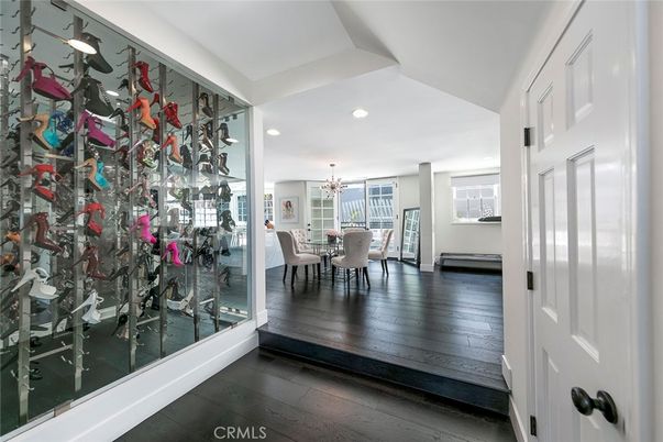 Chandelier, Dining room, Interior, Recessed Lighting, Wood Texture Flooring