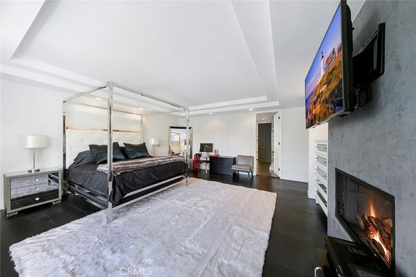 Bedroom, Fireplace, Interior, Recessed Lighting, Wood Texture Flooring