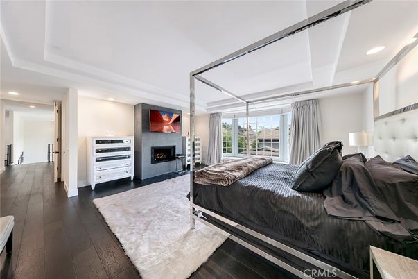 Bedroom, Fireplace, Interior, Recessed Lighting, Wood Texture Flooring