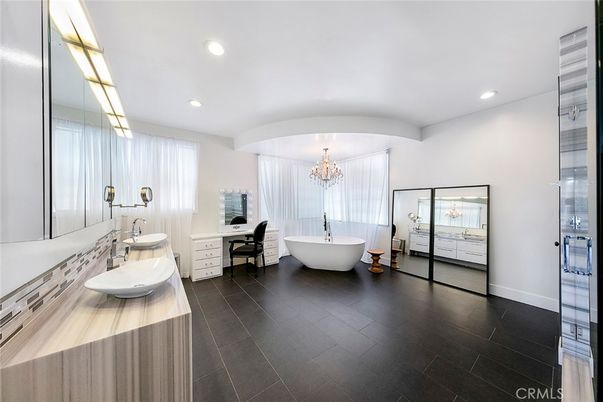 Bathroom, Chandelier, Dual Sink Vanities, Free Standing Baths, Interior, Recessed Lighting