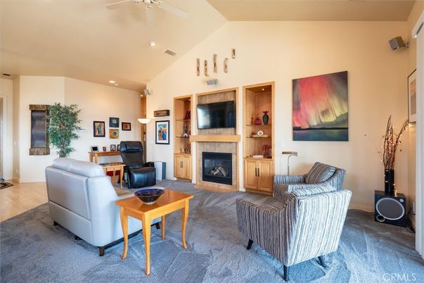 Fireplace, Interior, Living room, Recessed Lighting
