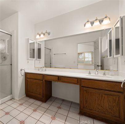 Bathroom, Dual Sink Vanities, Interior