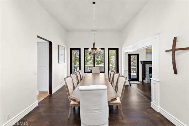 Chandelier, Dining room, Fireplace, Interior, Wood Texture Flooring