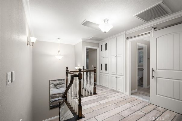 Interior, Pendant Lights, Wood Texture Flooring