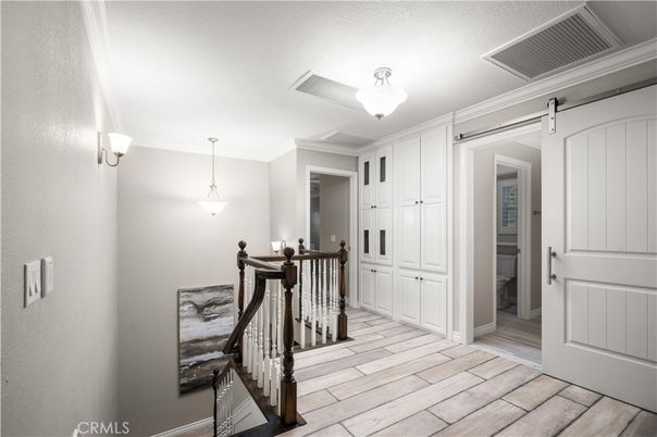 Interior, Pendant Lights, Wood Texture Flooring