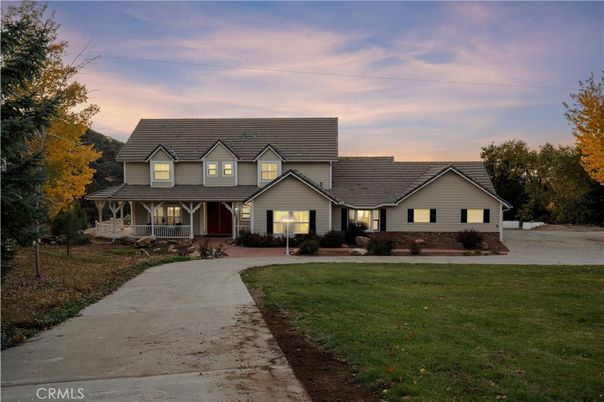 Backyard, Exterior, Facade, Farmhouse