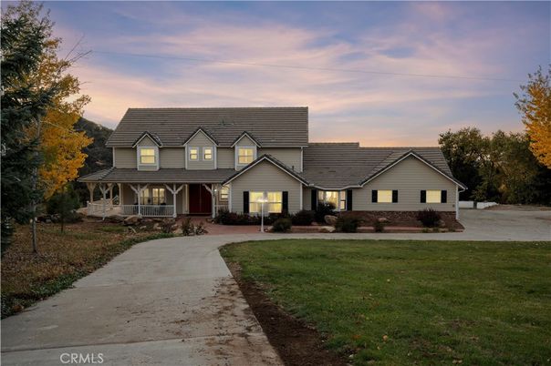 Backyard, Exterior, Facade, Farmhouse