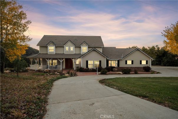 Backyard, Exterior, Facade, Farmhouse
