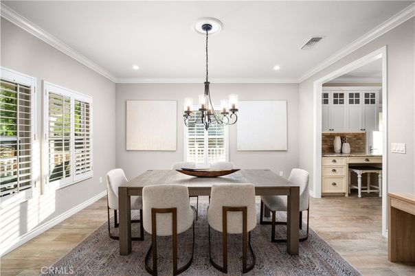 Chandelier, Dining room, Interior, Recessed Lighting, Wood Texture Flooring