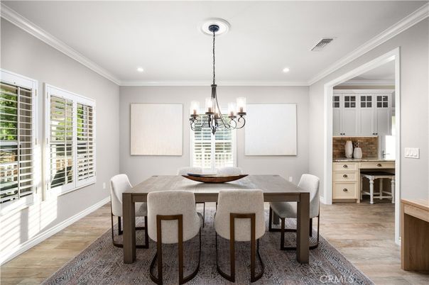 Chandelier, Dining room, Interior, Recessed Lighting, Wood Texture Flooring